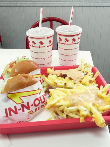 in-n-out shake shack hamburger showdown vegas fast food restaurant travel blogger
