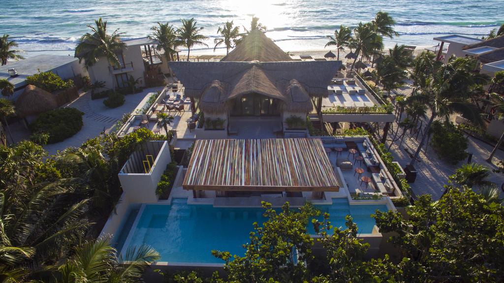 A luxurious haven for all the beach lovers, this is one of the best boutique-style resorts in Tulum #LaZebraaColibriBoutiqueHotel #Tulum #Mexico